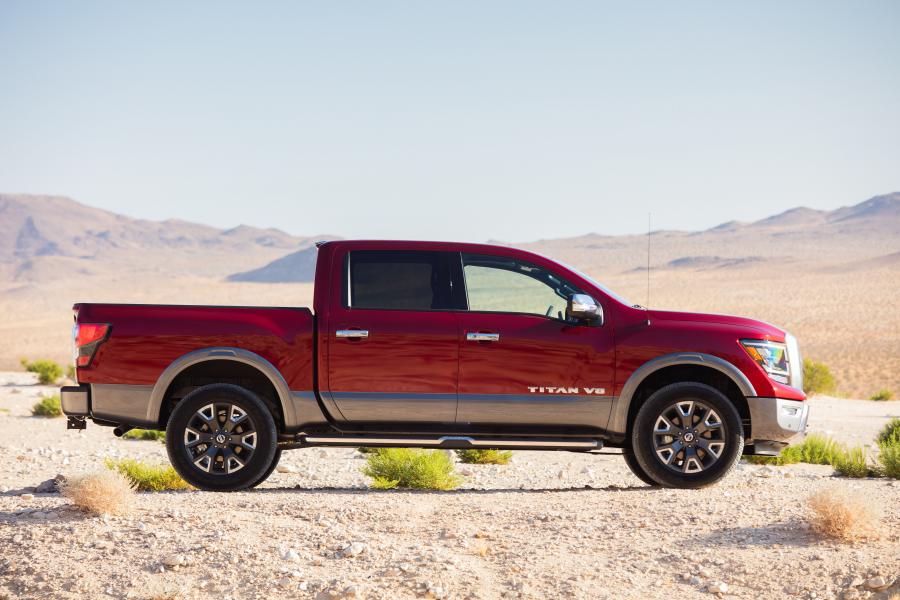  Nissan Titan Platinum Reserve Crew Cab 2019 года  (фото 10 из 35)
